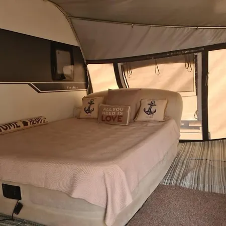 Ultimate Caravan Experience - 1st Line Gradina Vakantiepark *