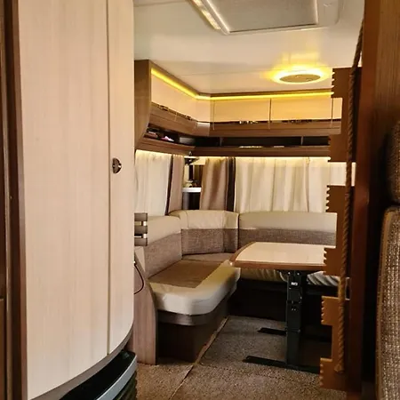 Ultimate Caravan Experience - 1st Line Gradina Parc de vacanță