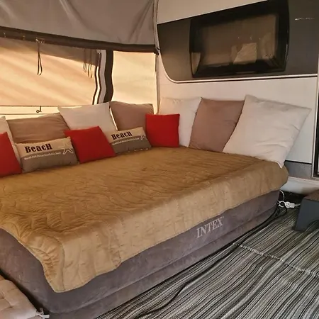 Vakantiepark Ultimate Caravan Experience - 1st Line Gradina Sozopol