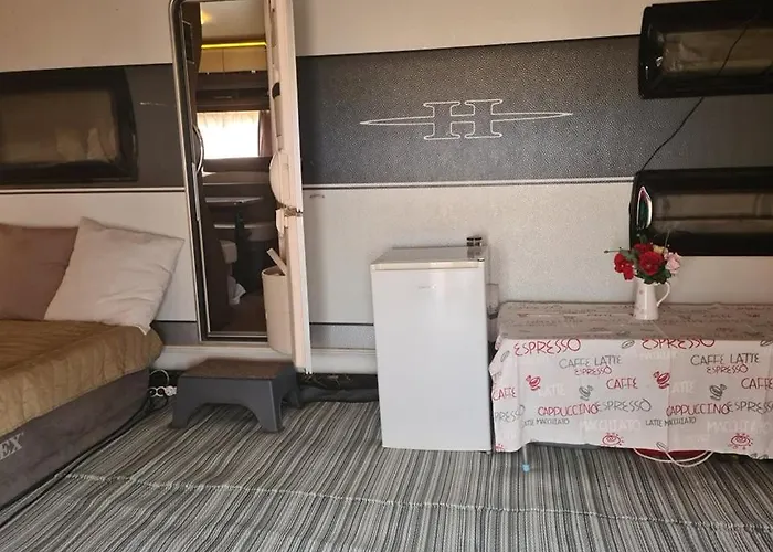 Ultimate Caravan Experience - 1st Line Gradina Vakantiepark *