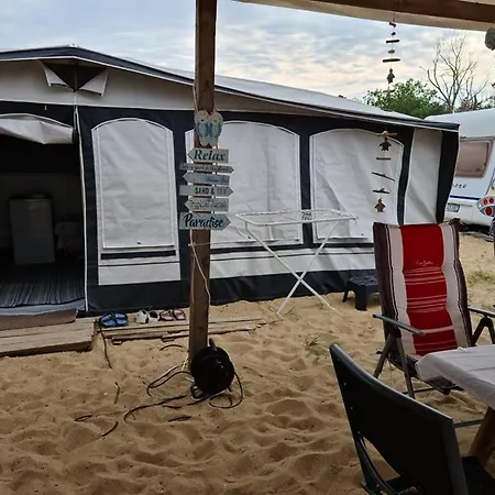 Ultimate Caravan Experience - 1st Line Gradina 假日公园