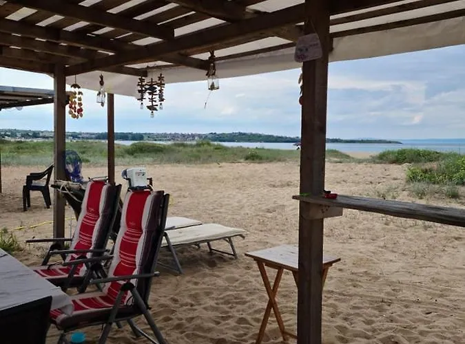 Ultimate Caravan Experience - 1st Line Gradina Ваканционно селище *