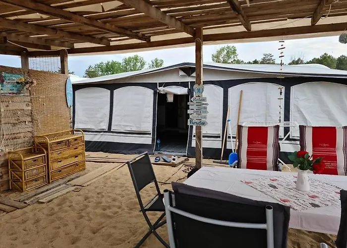 Ultimate Caravan Experience - 1st Line Gradina 假日公园 索佐波尔