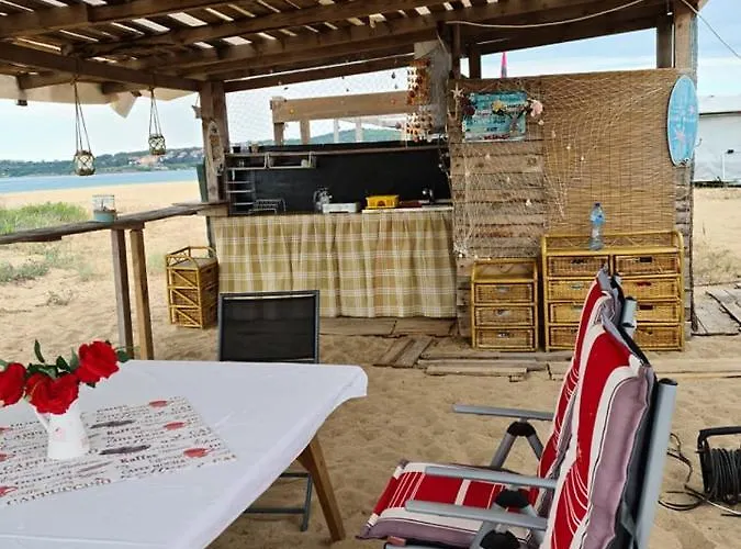 Ваканционно селище Ultimate Caravan Experience - 1st Line Gradina