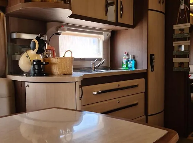 Ultimate Caravan Experience - 1st Line Gradina